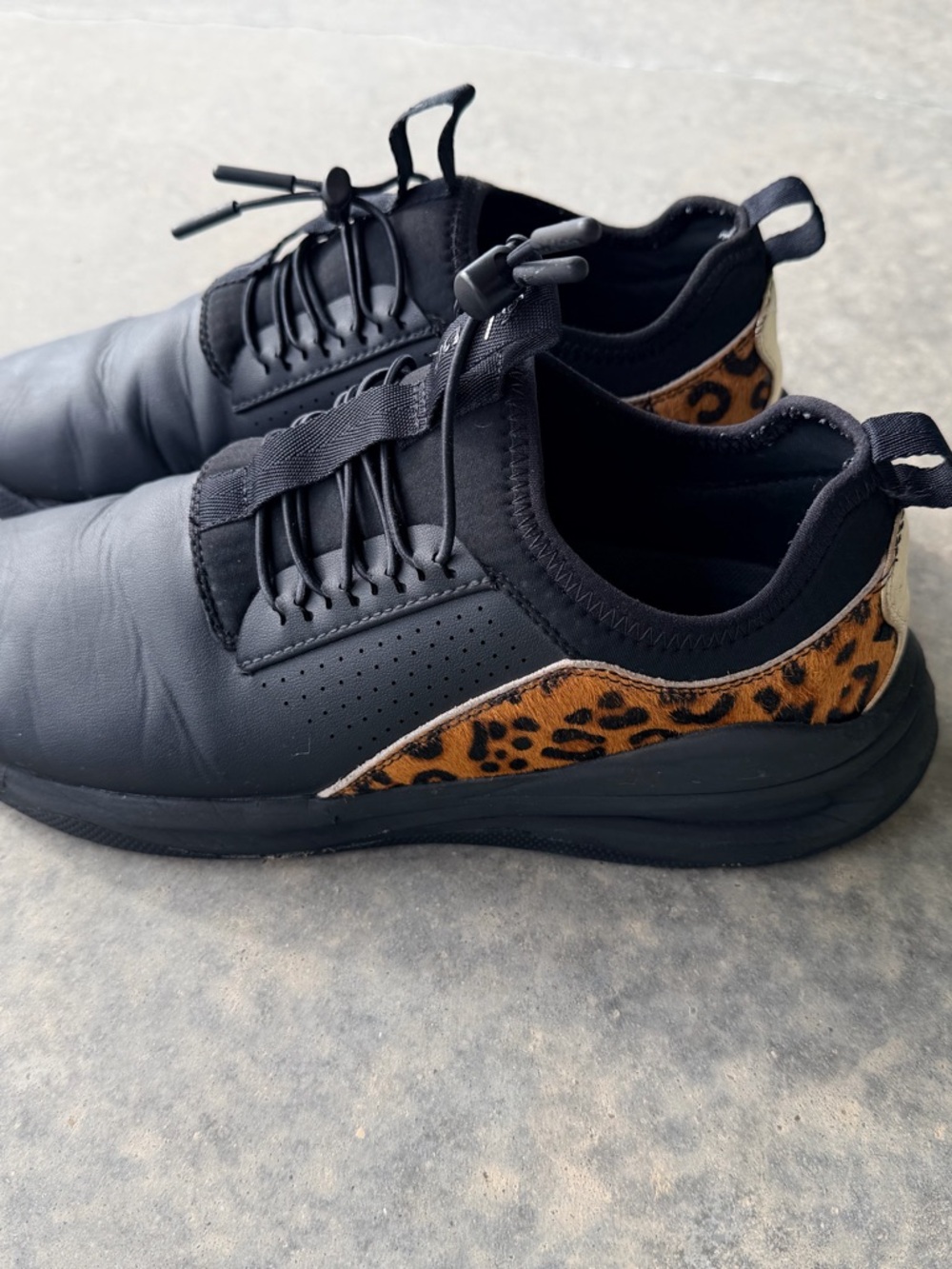 Clove Women's Classic LX sneakers in the Black Leopard colorway size 9